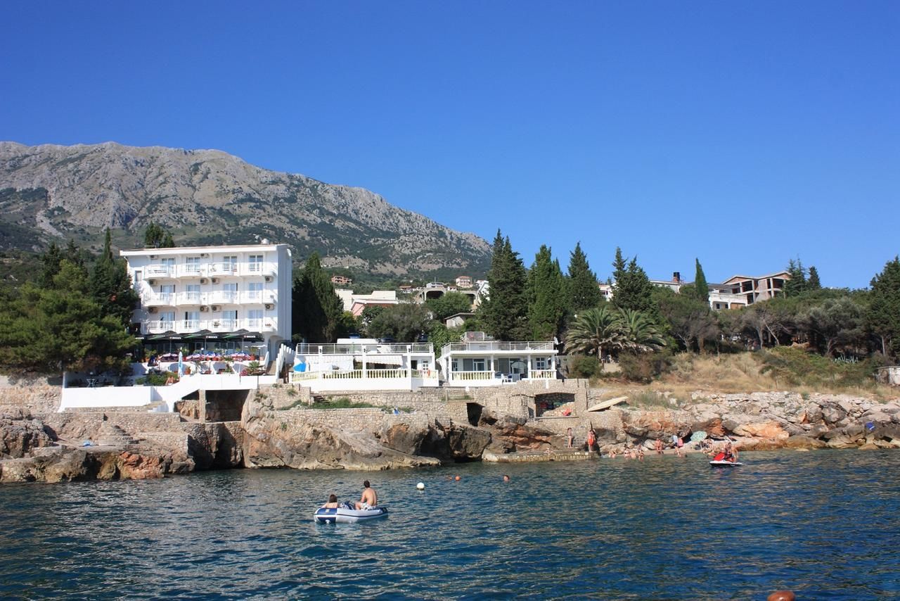Гостевой дом Apartments & Rooms Elite Добра-Вода-9