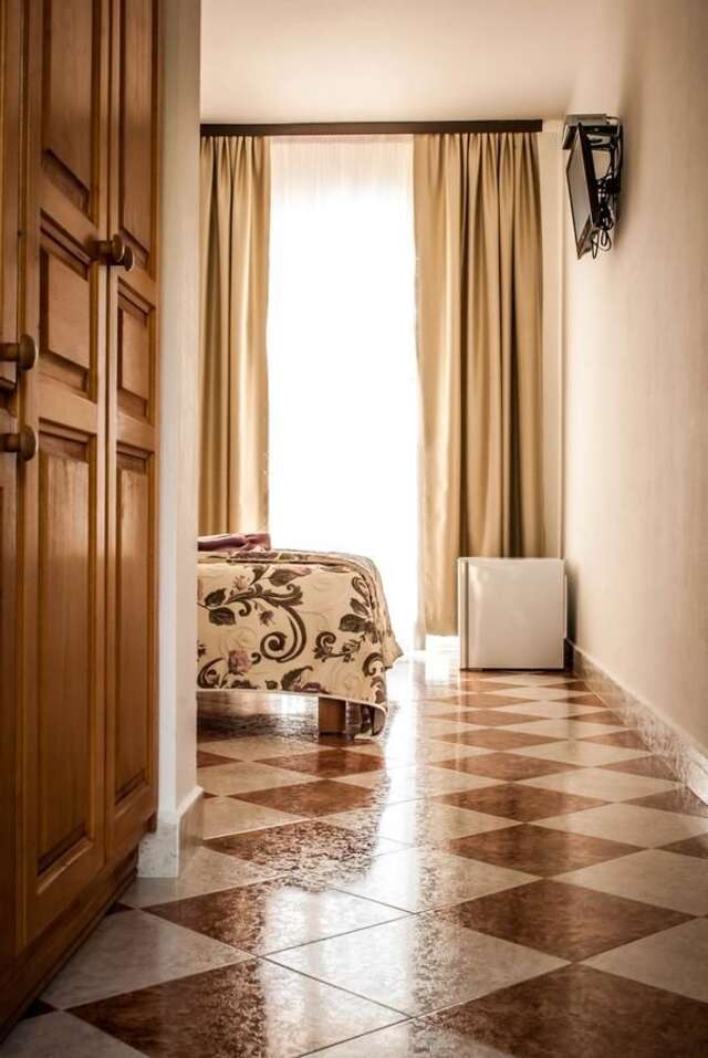 Гостевой дом Apartments & Rooms Elite Добра-Вода-17