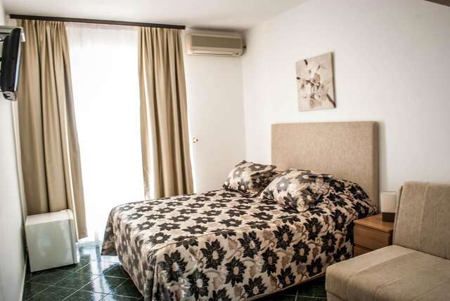 Гостевой дом Apartments & Rooms Elite Добра-Вода-19